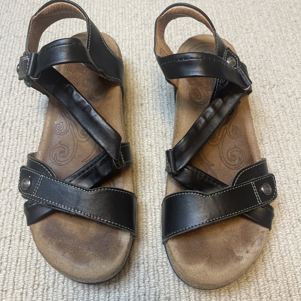 Taos Women's 6 Universe Leather Sandals Black Straps